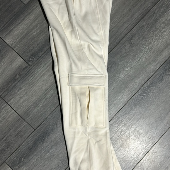 Comfy Cargo Sweatpants - Picture 3 of 3